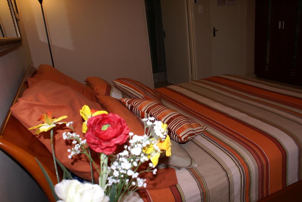 Ekhaya Lodge Pietermaritzburg Quarto foto